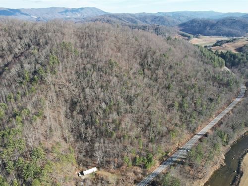 8.28 Acres in Watauga County NC : Sugar Grove : Watauga County : North Carolina