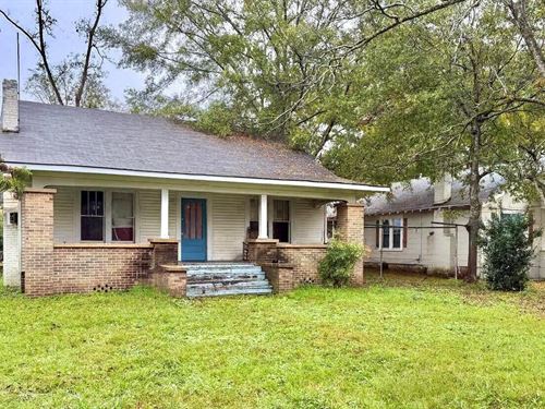 Classic Retreat : Brookhaven : Lincoln County : Mississippi