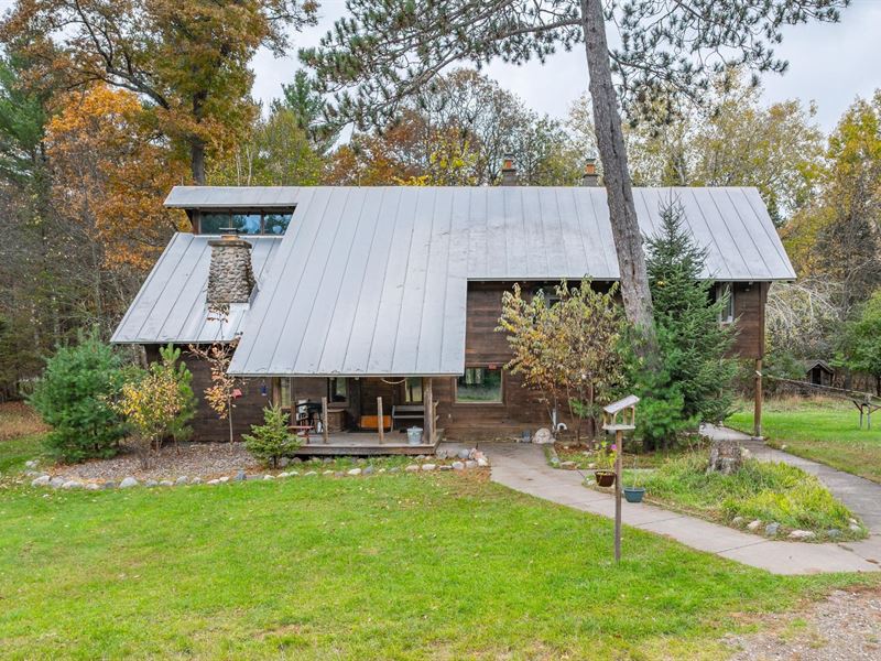 Large Minocqua Home : Minocqua : Oneida County : Wisconsin