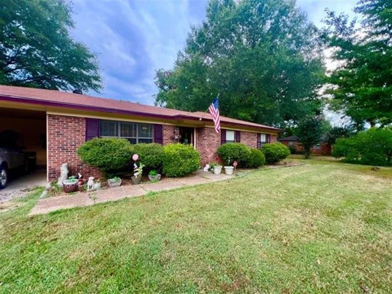 Home in Bolivar County at 308 Walnu : Benoit : Bolivar County : Mississippi