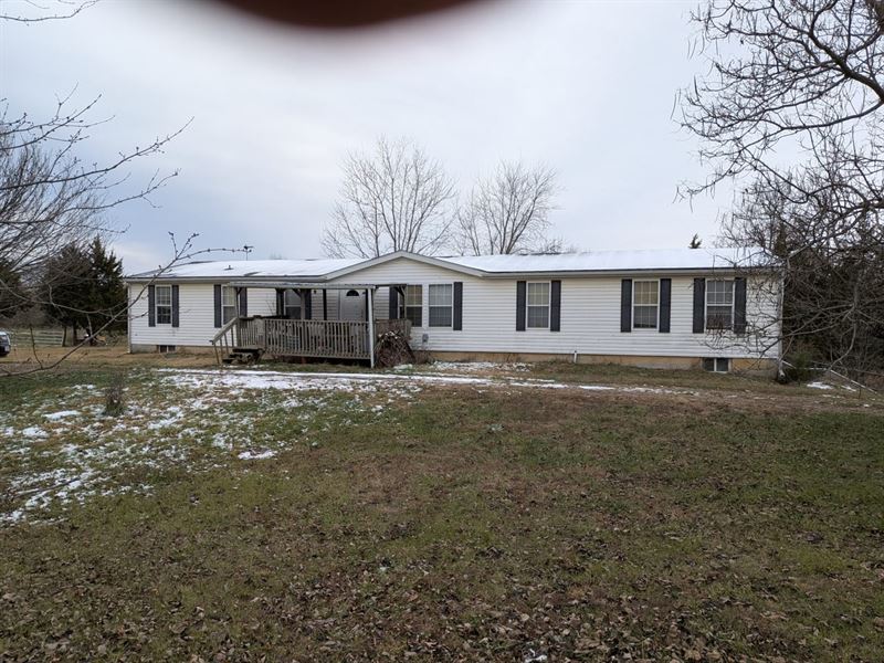 Johnson County 18 Acre Homestead : Knob Noster : Johnson County : Missouri