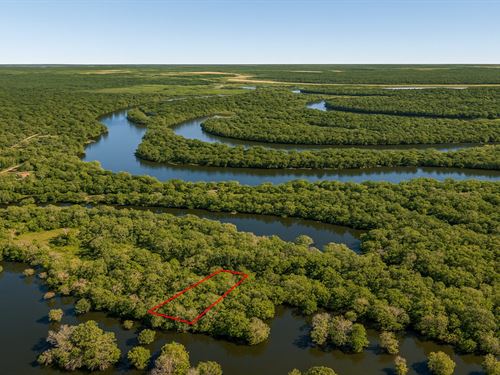 .28 Acre Wooded Lot Near Pecan Lak : Dayton : Liberty County : Texas