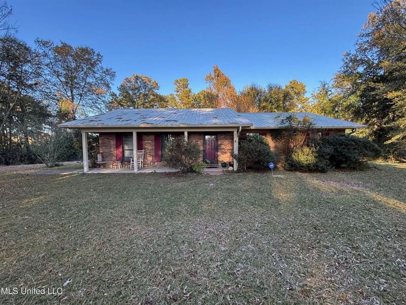 Country Home and 12 Acres in Jasper : Bay Springs : Jasper County : Mississippi