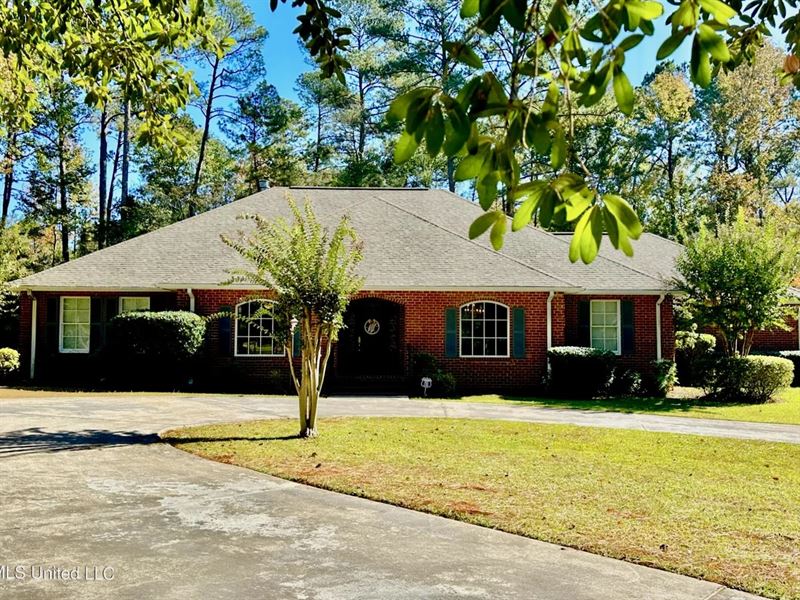 Timeless Traditional Home in Pike : McComb : Pike County : Mississippi