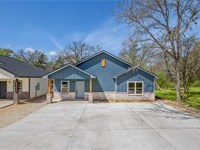 Modern 2025 Build in Bryan, TX : Bryan : Brazos County : Texas