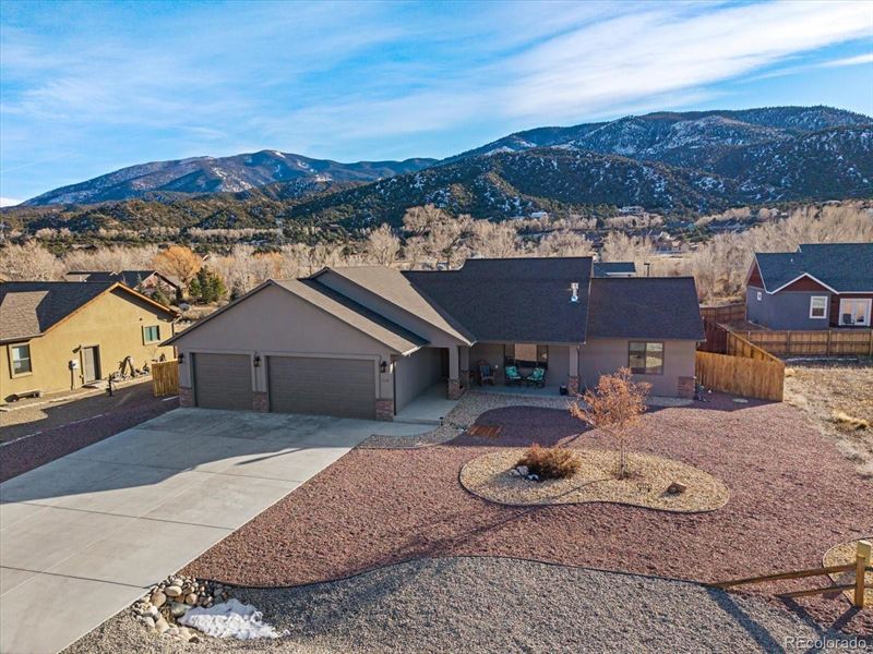 Modern Comfort Meets Mountain Home : Poncha Springs : Chaffee County : Colorado