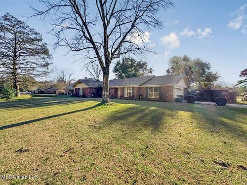 200 Creek Bend Rd Home For Sale Nat : Natchez : Adams County : Mississippi