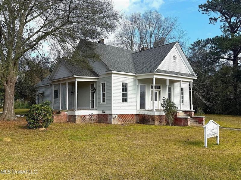 Historic 1904 Home for Sale in Tyl : Tylertown : Walthall County : Mississippi
