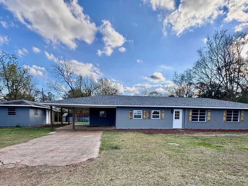 Renovated Country Home on 3 Acres : Tylertown : Pike County : Mississippi