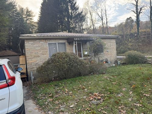 1-1 Home with Pool House on 3.58Acr : Mount Clare : Harrison County : West Virginia