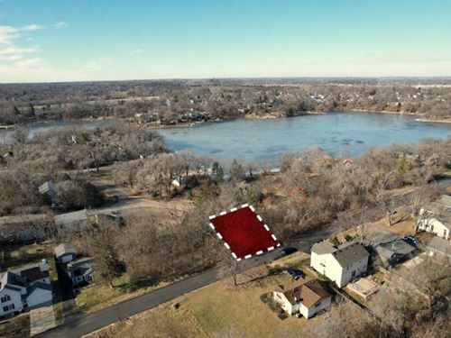 Small-Town Charm : Oakwood Hills : McHenry County : Illinois