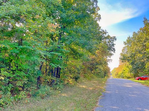 Level Lot Btwn Park and North Lake : Horseshoe Bend : Izard County : Arkansas