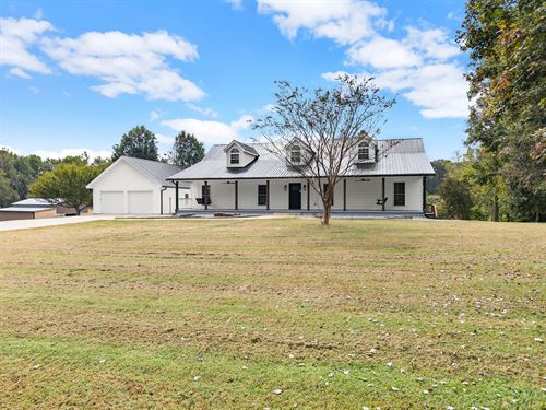 Farmhouse on 18.80 Acres and Barn : Clermont : Hall County : Georgia