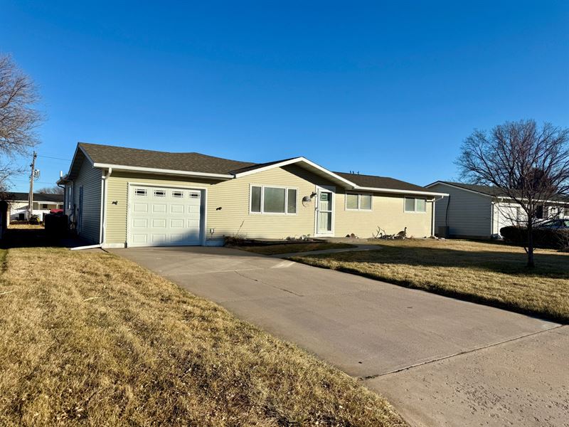 1520 Court St : Imperial : Chase County : Nebraska