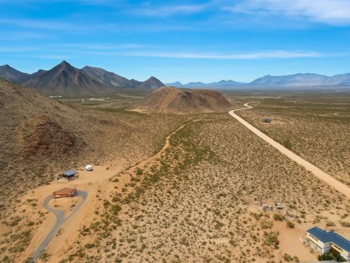 Mountain Base Lot with Power : Golden Valley : Mohave County : Arizona