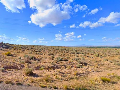 Scenic and Affordable Vacant Lot : Los Lunas : Valencia County : New Mexico
