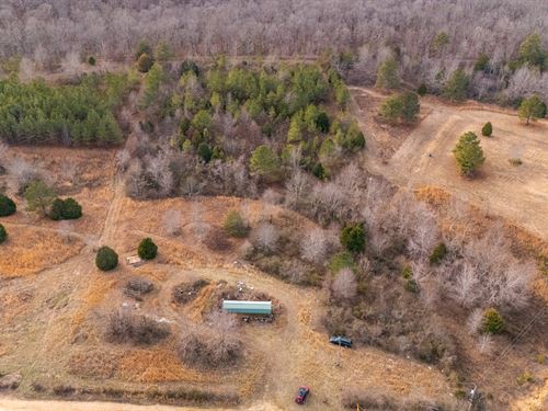 Cabin, Well, Septic & Power on Site : Lawrenceburg : Lawrence County : Tennessee