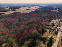 12 Acres of Quiet Country Living Ju : Jackson : Madison County : Tennessee