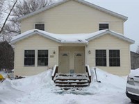 Well Maintained Duplex 8 Bed 4 Bath : Marquette : Michigan