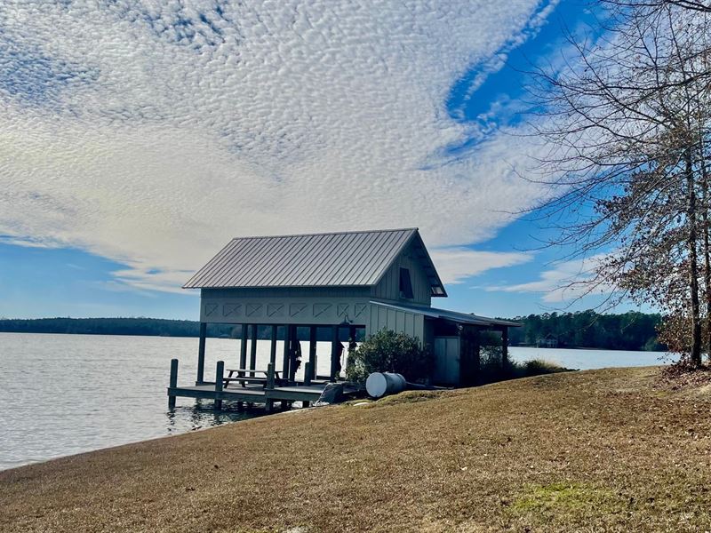 Big Bay Lake Boat House : Lumberton : Lamar County : Mississippi