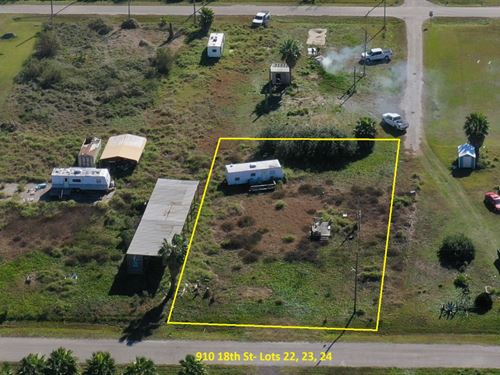 910 18th Street : Port Bolivar : Galveston County : Texas