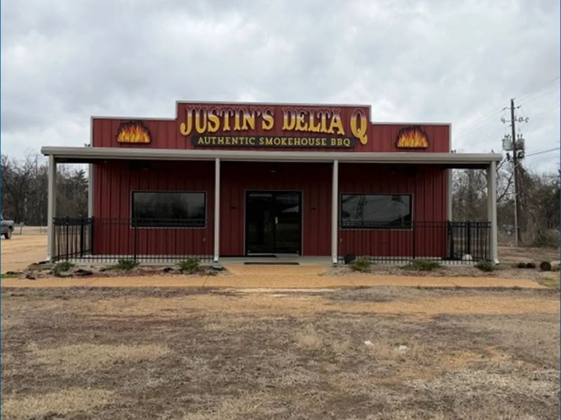 Fully Equipped Restaurant Justin's : Belzoni : Humphreys County : Mississippi