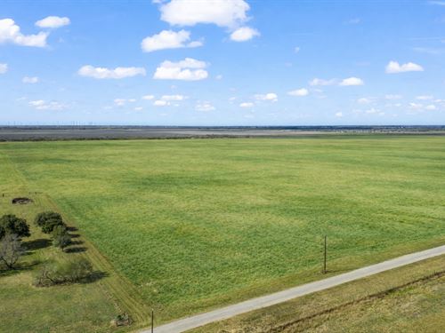 Unrestricted 5 Acres Near Corpus : Sinton : San Patricio County : Texas