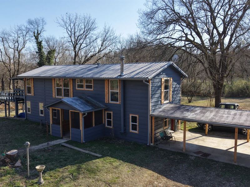 Riverfront Cabin on 3.15 Acres : De Queen : Sevier County : Arkansas