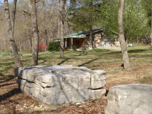 Cabin & Acreage On Sylamore Creek : Mountain View : Stone County : Arkansas