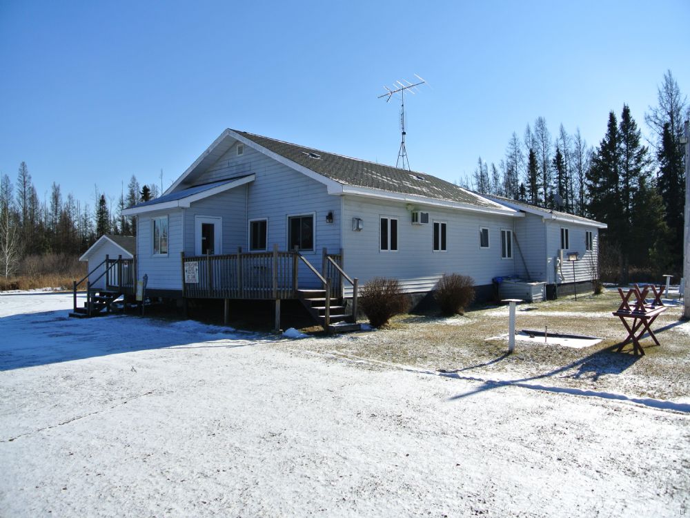Bar / Restaurant W/ Living Quarters : Lake Tomahawk : Oneida County : Wisconsin