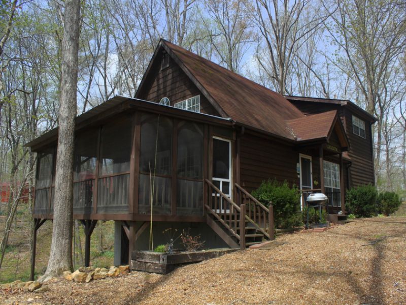 1.20 Ac Weekend Retreat W/boat Dock : Lobelville : Perry County : Tennessee