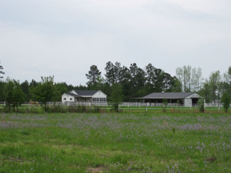 Horse Farm with Stables : Lake City : Florence County : South Carolina