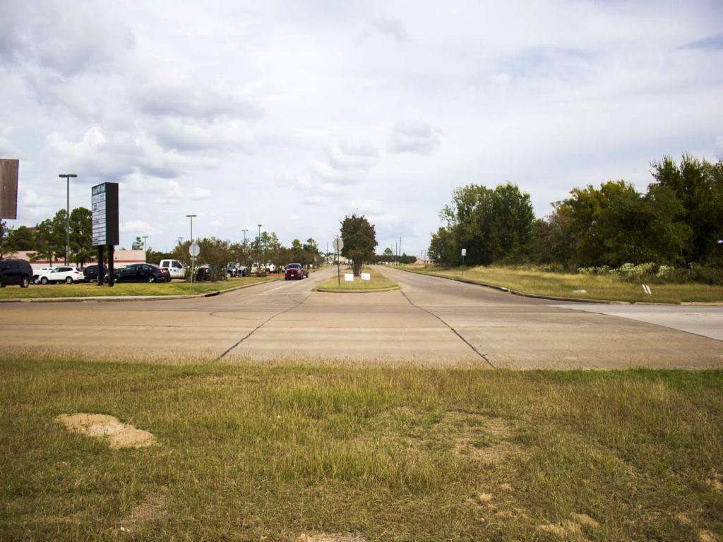 1.63 Ac Veterans Memorial : Huntsville : Walker County : Texas