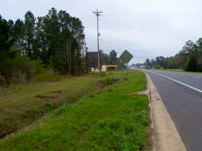 7 Acres On Highway 84 in Town : Jesup : Wayne County : Georgia